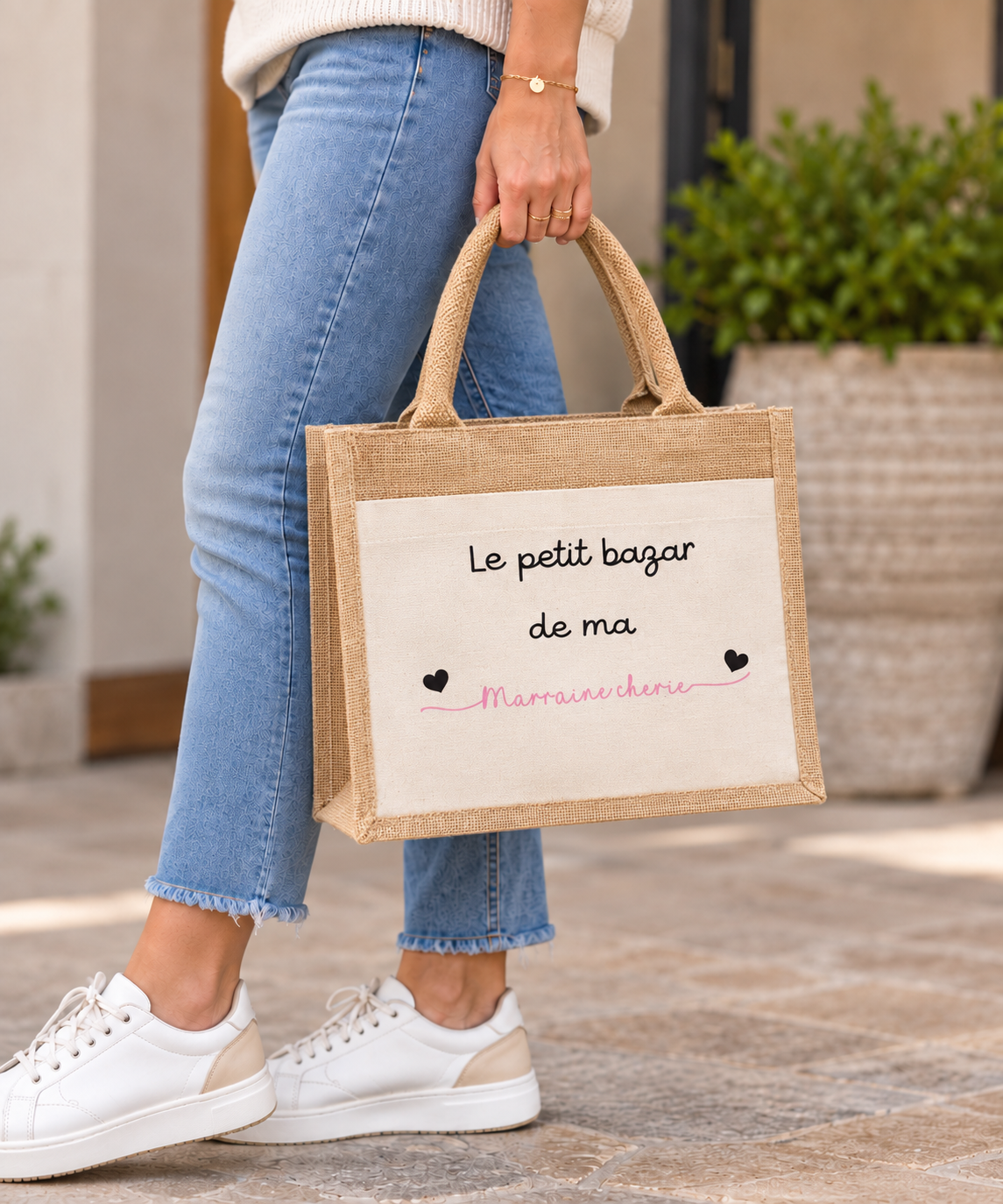 Cabas personnalisé Marraine en jute porté à la main