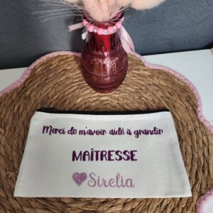 Pochette maîtresse personnalisée – merci de m’avoir aidé à grandir - Cadeau fin d’année scolaire